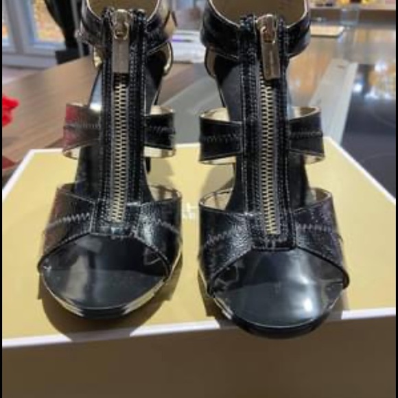 Michael Kors black sandals size 9.5 - Picture 1 of 4